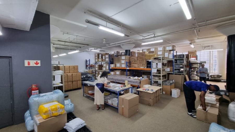 To Let Commercial Property for Rent in Woodstock Western Cape